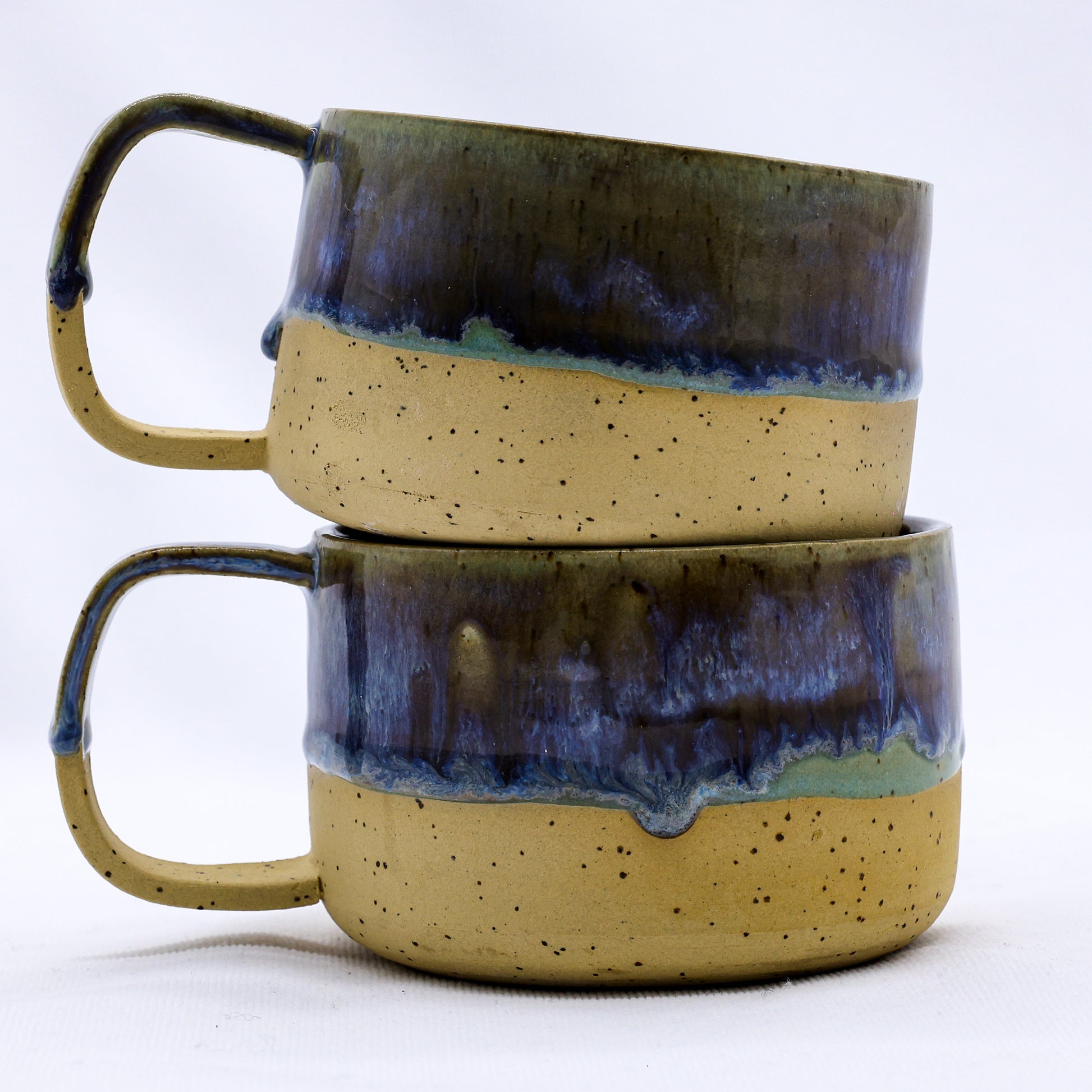 Bluvio Grande Handmade Stoneware Ceramic Mug